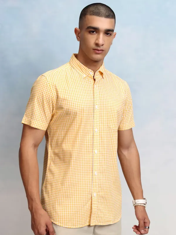 Highlander Men Yellow Checked Regular Fit Casual Shirt