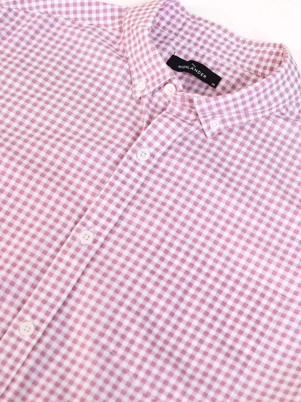 Highlander Men Pink Checked Regular Fit Casual Shirt