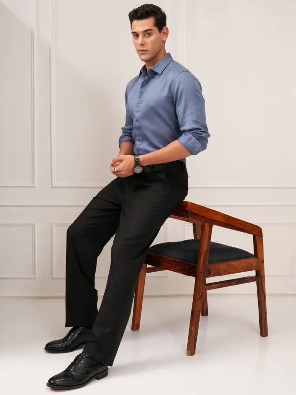 Highlander Men Blue Textured Slim Fit Casual Shirt