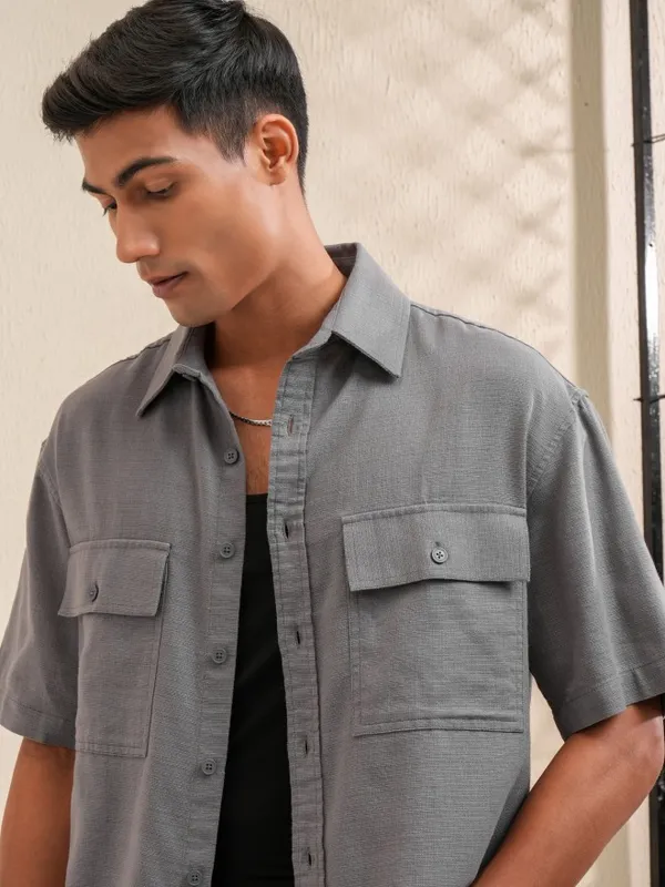 Locomotive Men Grey Solid Oversized Fit Casual Shirt