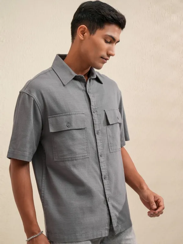 Locomotive Men Grey Solid Oversized Fit Casual Shirt