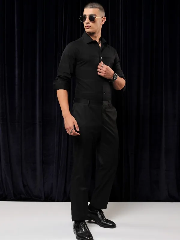 Highlander Men Black Striped Slim Fit Casual Shirt