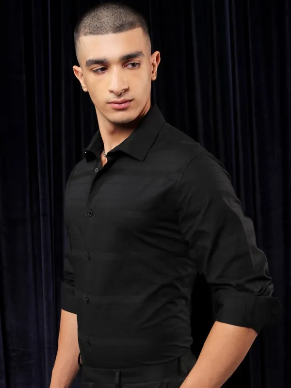 Highlander Men Black Striped Slim Fit Casual Shirt
