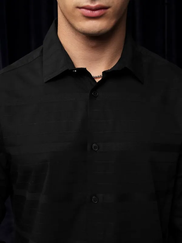 Highlander Men Black Striped Slim Fit Casual Shirt