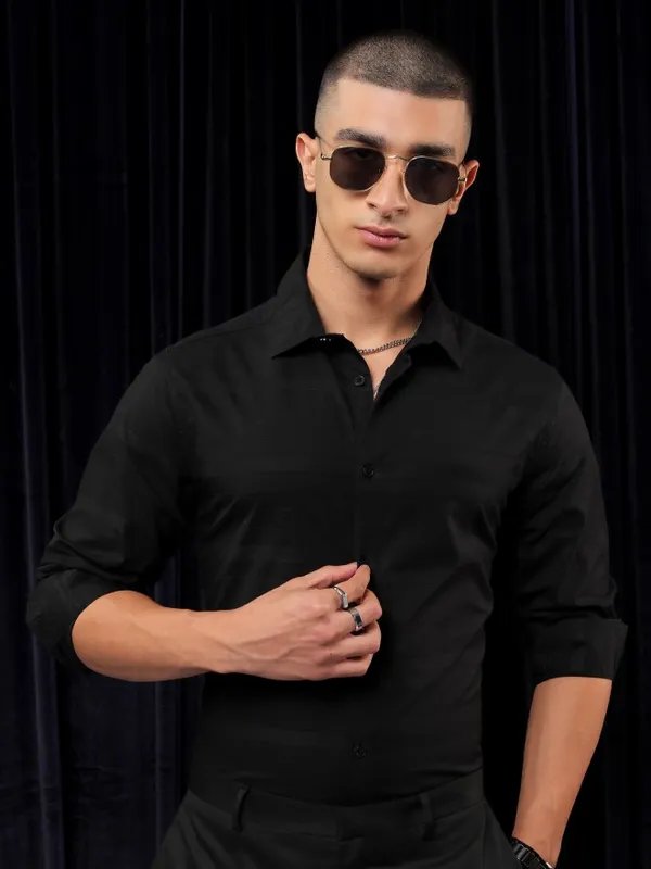 Highlander Men Black Striped Slim Fit Casual Shirt
