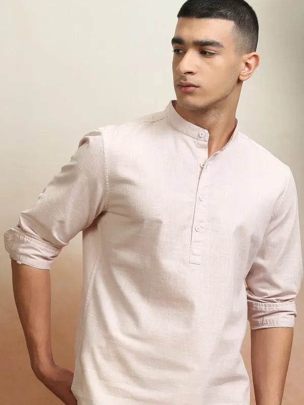 Highlander Men Pink Solid Regular Fit Casual Shirt