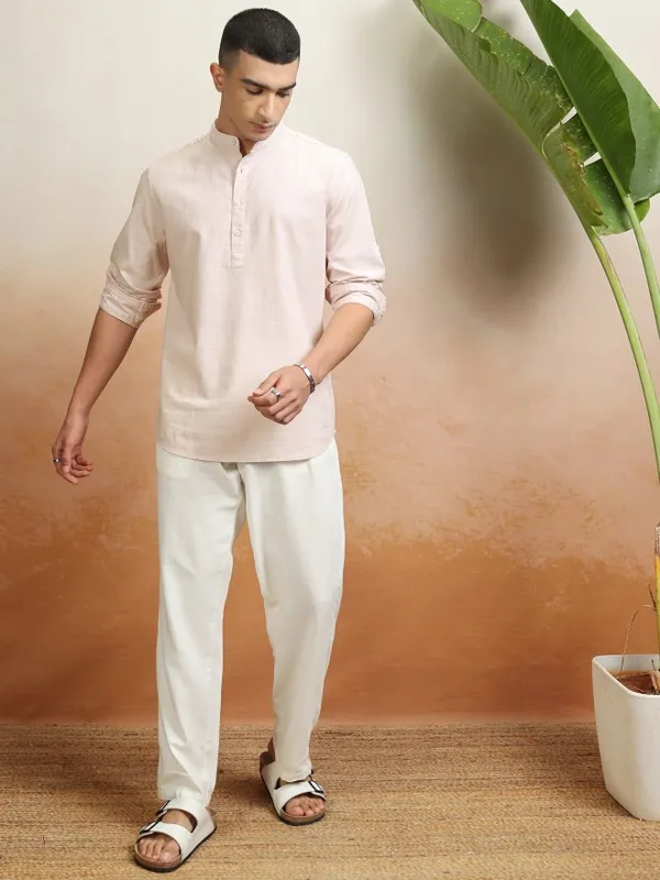 Highlander Men Pink Solid Regular Fit Casual Shirt