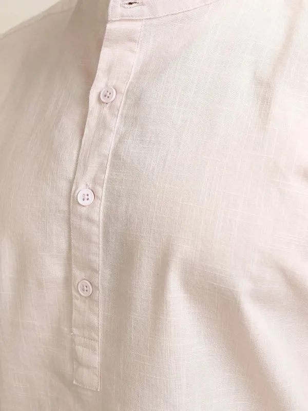 Highlander Men Pink Solid Regular Fit Casual Shirt