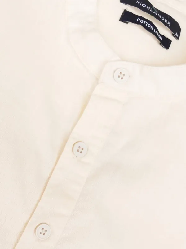 Highlander Men Cream Solid Regular Fit Casual Shirt