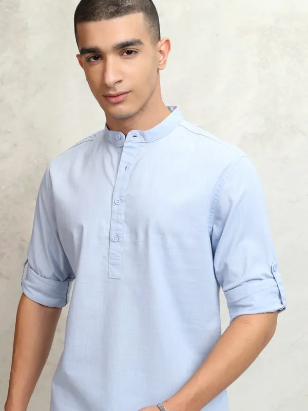 Highlander Men Blue Solid Regular Fit Casual Shirt