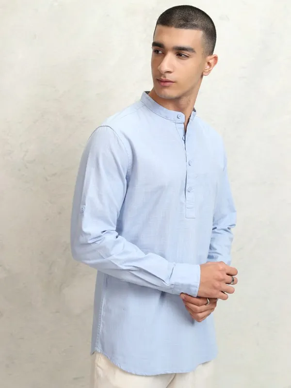 Highlander Men Blue Solid Regular Fit Casual Shirt