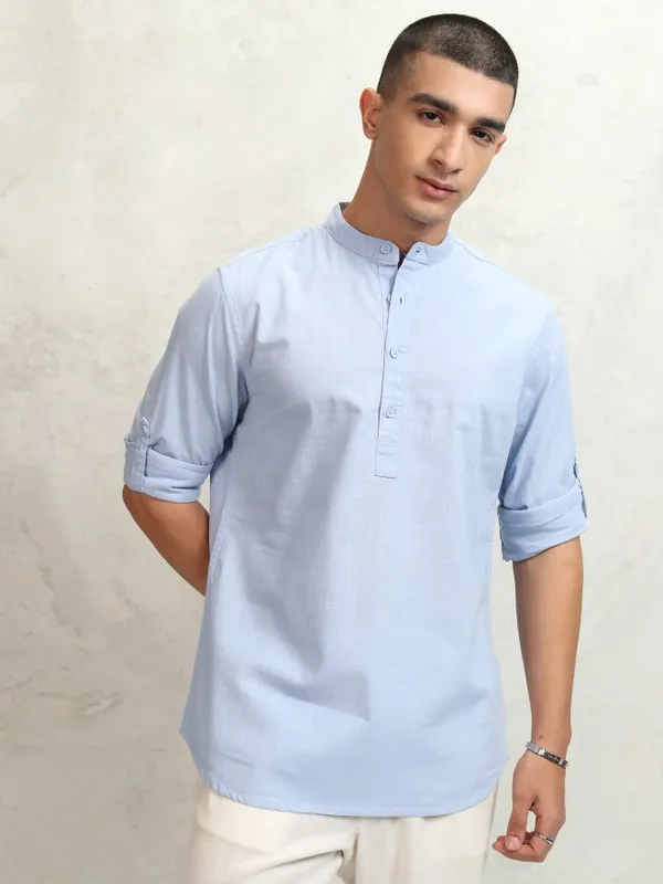 Highlander Men Blue Solid Regular Fit Casual Shirt