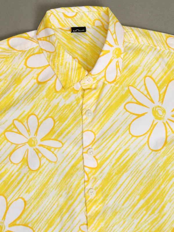 Hoop Boys Yellow Printed Regular Fit Casual Shirt