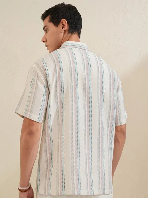 Locomotive Men Off White Striped Relaxed Fit Casual Shirt