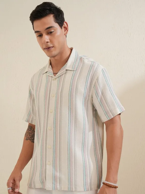 Locomotive Men Off White Striped Relaxed Fit Casual Shirt