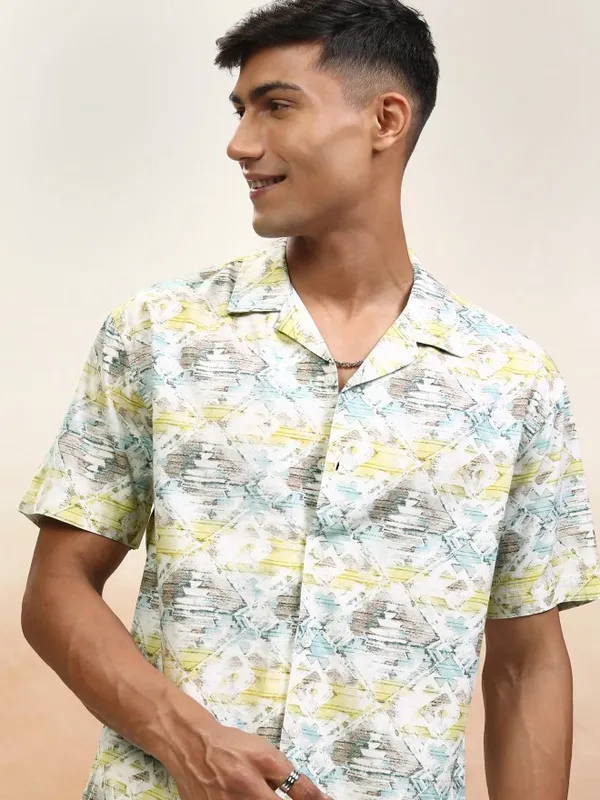 Locomotive Men Cream Printed Relaxed Fit Casual Shirt