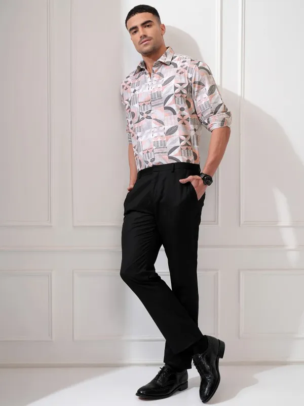 Locomotive Men Peach Printed Relaxed Fit Casual Shirt