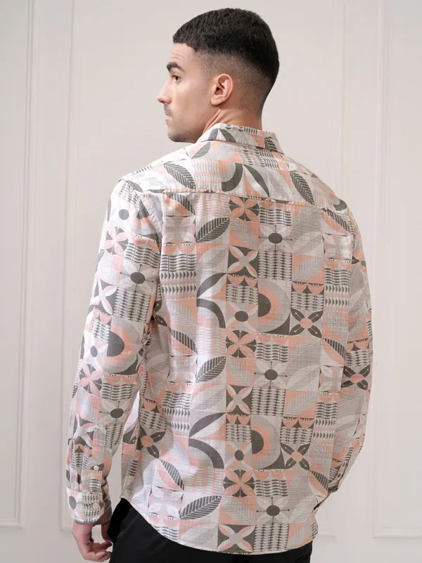 Locomotive Men Peach Printed Relaxed Fit Casual Shirt