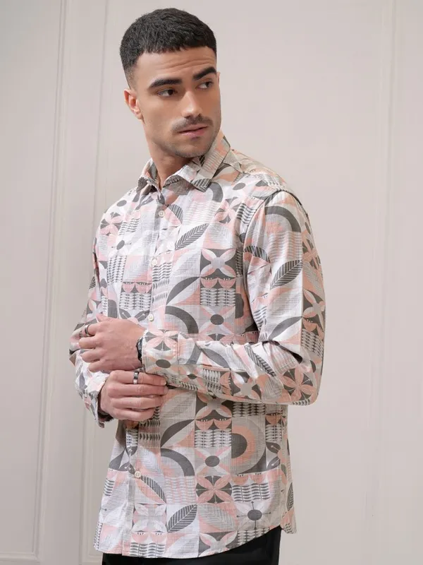 Locomotive Men Peach Printed Relaxed Fit Casual Shirt