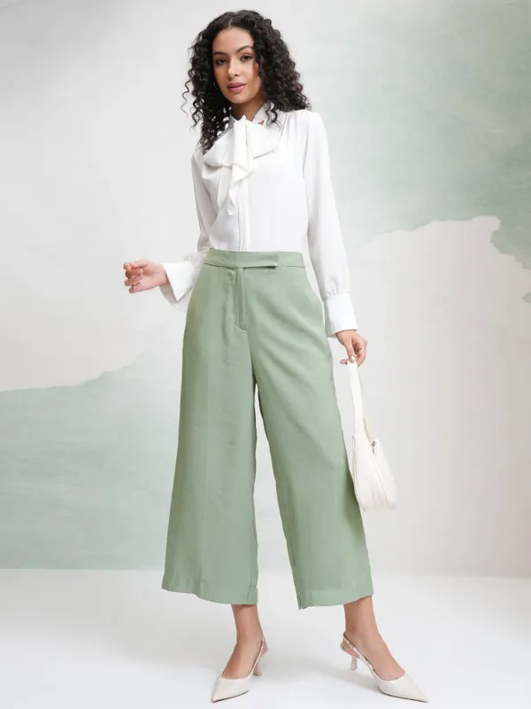 Tokyo Talkies Women Green Solid Straight Fit Casual Trouser