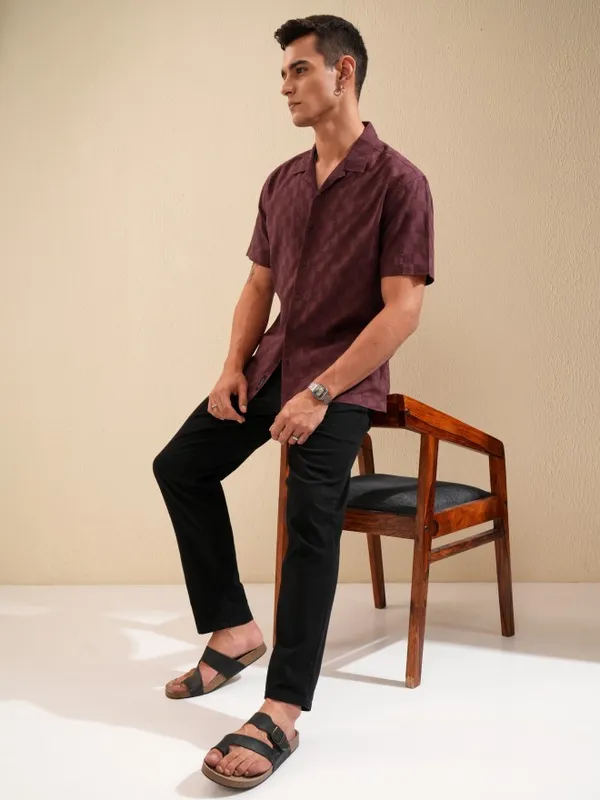 Highlander Men Maroon Textured Relaxed Fit Casual Shirt