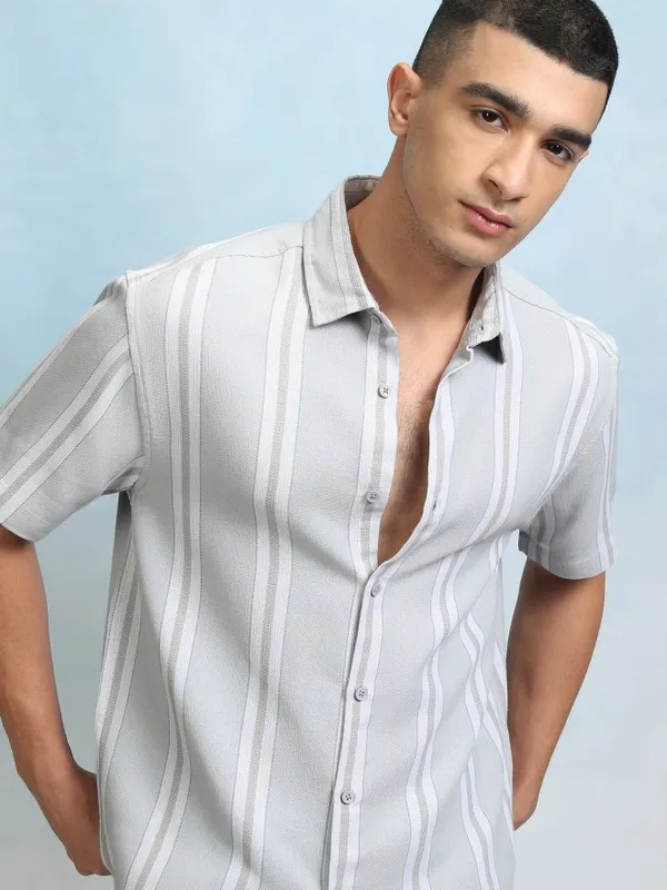 Highlader Men Grey Striped Relaxed Fit Casual Shirt