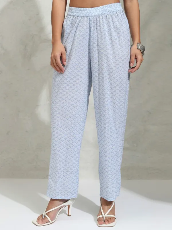 Vishudh Women Dusty Blue Printed Staright Kurta With Trouser And Dupatta