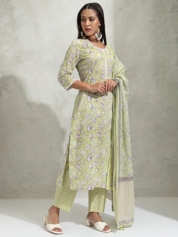 Vishudh Women Dusty Green Printed Staright Kurta With Trouser And Dupatta