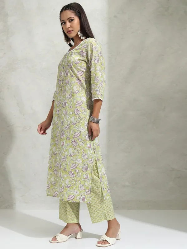 Vishudh Women Dusty Green Printed Staright Kurta With Trouser And Dupatta