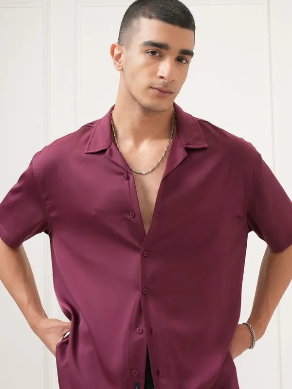 Highlander Men Burgundy Solid Relaxed Fit Casual Shirt