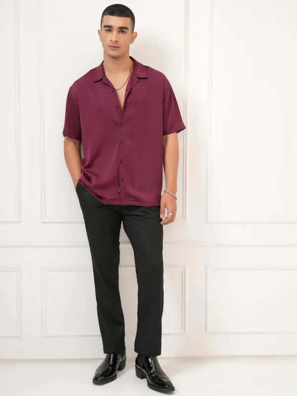 Highlander Men Burgundy Solid Relaxed Fit Casual Shirt