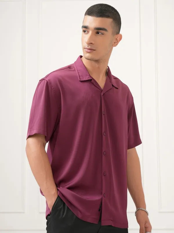 Highlander Men Burgundy Solid Relaxed Fit Casual Shirt