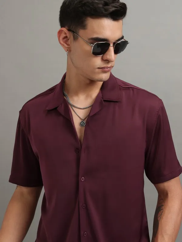 Highlander Men Maroon Solid Relaxed Fit Casual Shirt