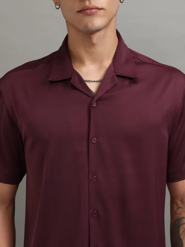 Highlander Men Maroon Solid Relaxed Fit Casual Shirt