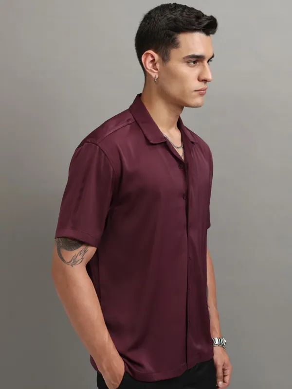 Highlander Men Maroon Solid Relaxed Fit Casual Shirt