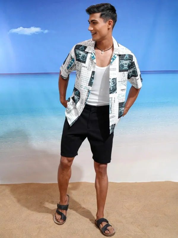 Highlander Men White Printed Boxy Casual Shirts