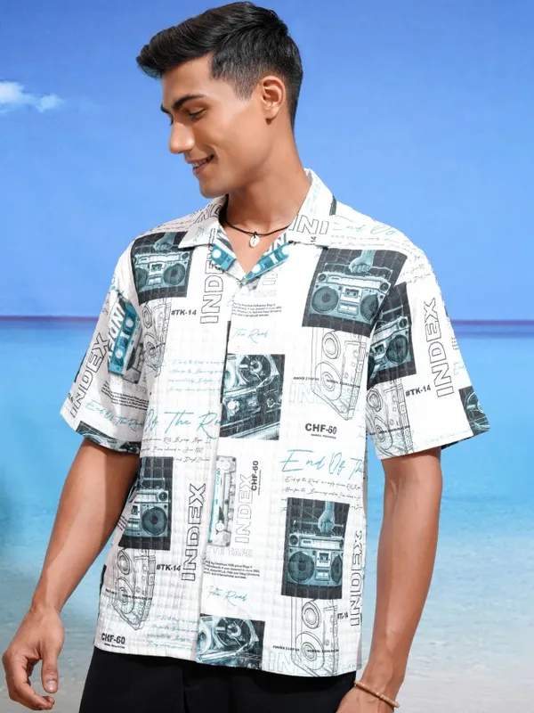 Highlander Men White Printed Boxy Casual Shirts
