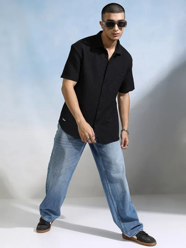Highlander Men Black Textured Relaxed Fit Casual Shirt