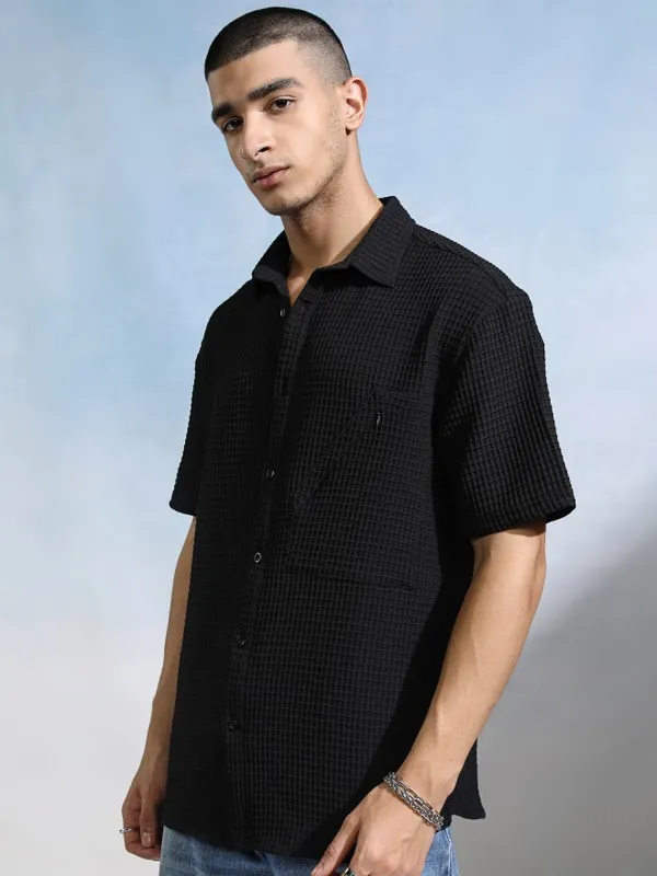 Highlander Men Black Textured Relaxed Fit Casual Shirt