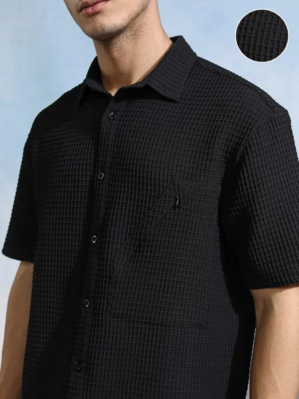 Highlander Men Black Textured Relaxed Fit Casual Shirt
