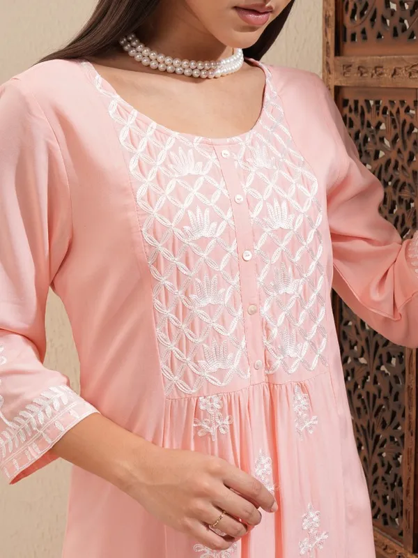 Vishudh Women Peach Embroidered Straight Kurta And Palazzo Set