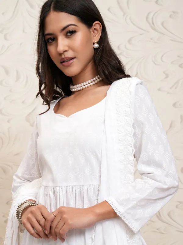 Women Kurta Trousers & Dupatta
