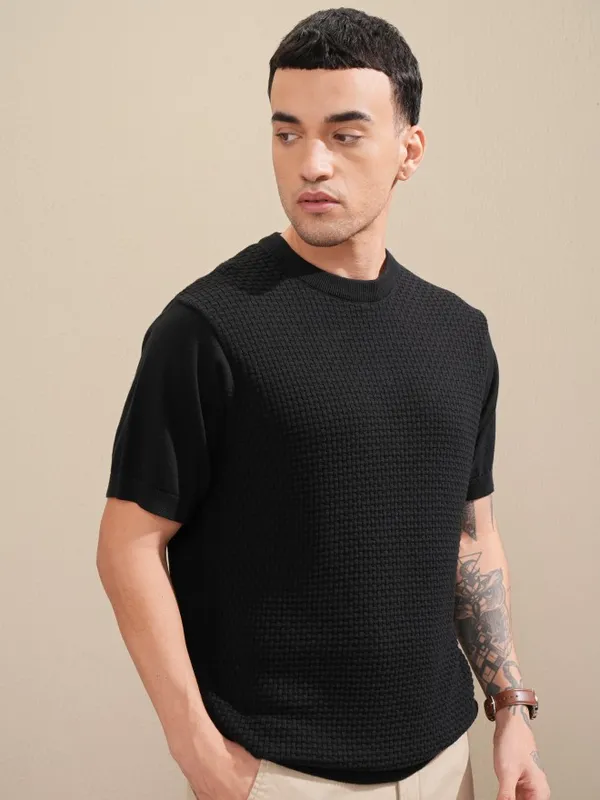 Highlander Men Black Self Design Round Neck Relaxed Fit T-Shirt