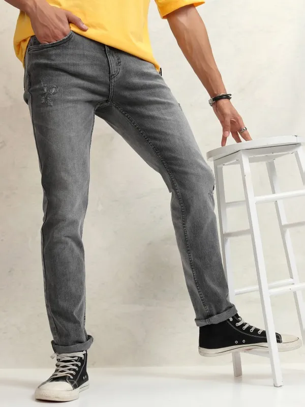 Highlander Men Grey Straight Fit Mildly Distressed Jeans