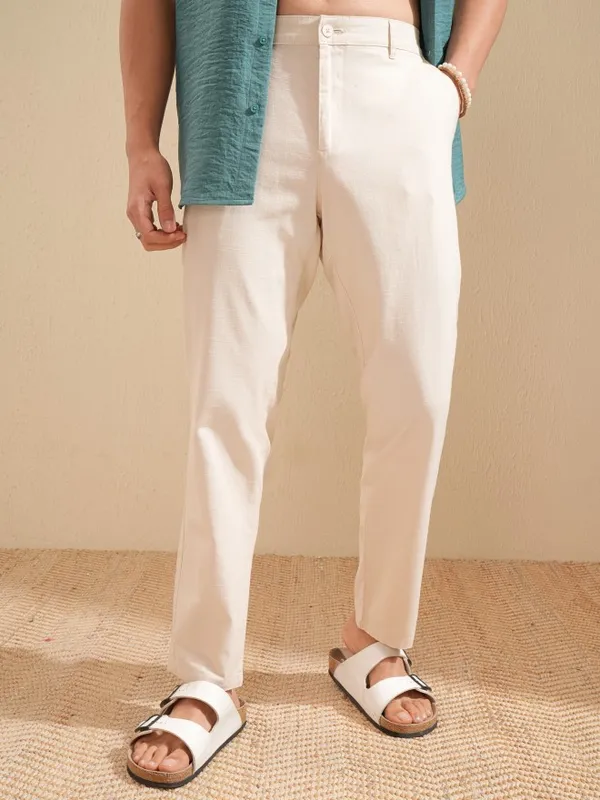 Highlander Men White Slim Fit Solid Chinos