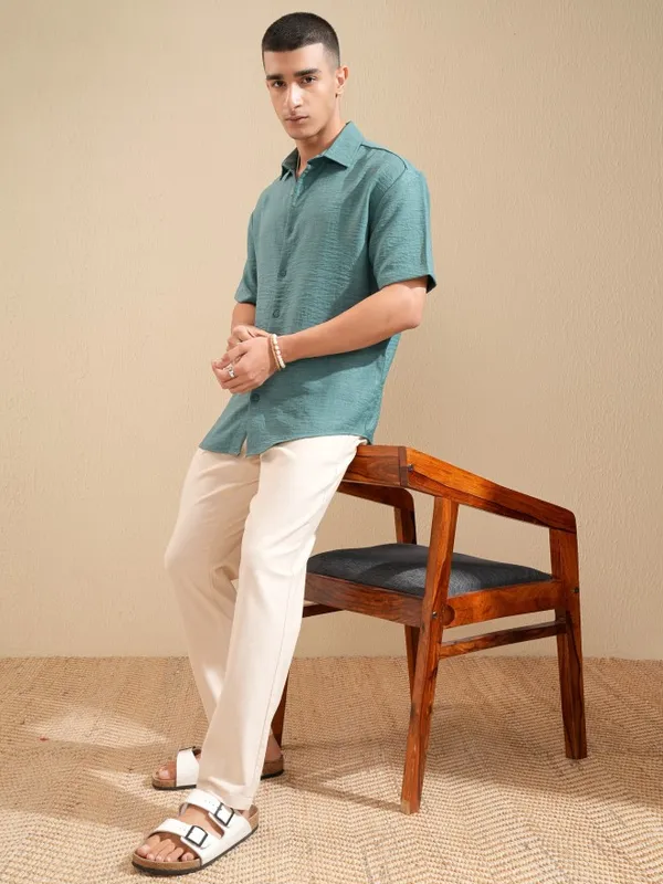 Highlander Men White Slim Fit Solid Chinos