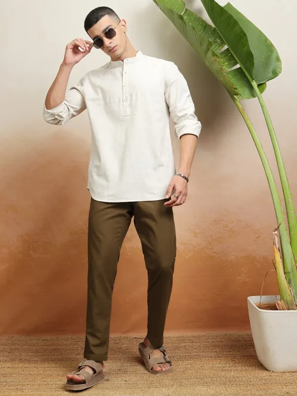 Highlader Men Brown Slim Fit Solid Chinos