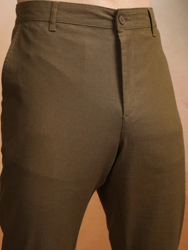 Highlader Men Brown Slim Fit Solid Chinos