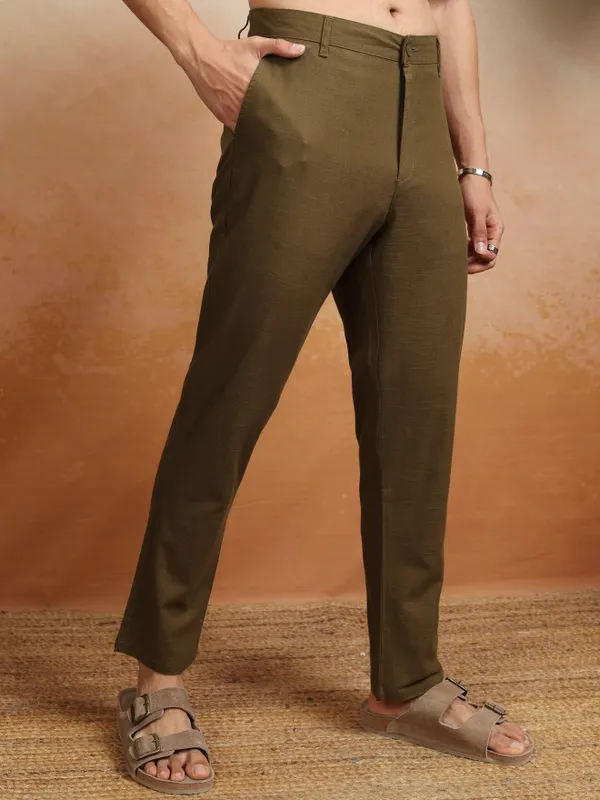 Highlader Men Brown Slim Fit Solid Chinos