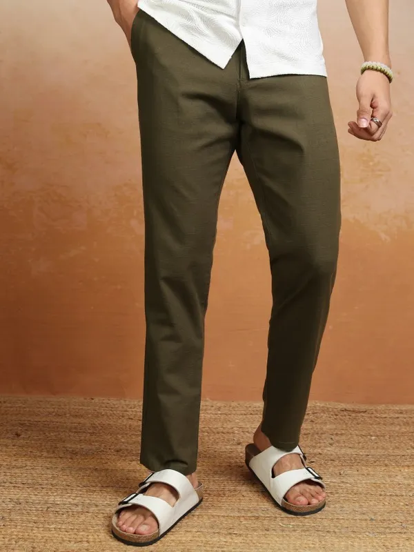Highlader Men Brown Slim Fit Solid Chinos